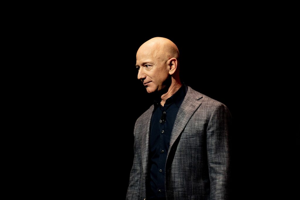Jeff_Bezos_Unveils_Blue_Origin_Lunar_Lander