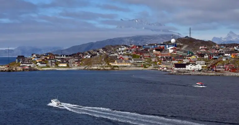 De 10 største grønlandske virksomheder i 2022 - billede over en del af nuuk