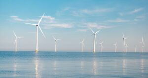 De 20 mest grønne virksomheder i verden i 2022 - en vindmøllefarm på havet