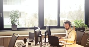Hvordan du skaber et godt arbejdsmiljø i kundeservice-teamet
