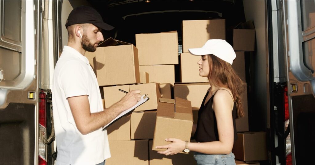 Undgå bøvlet ordrehåndtering med Shopify Shipping