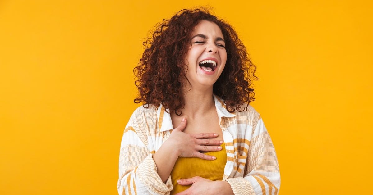 jokes om iværksættere - billede af en kvinde der griner